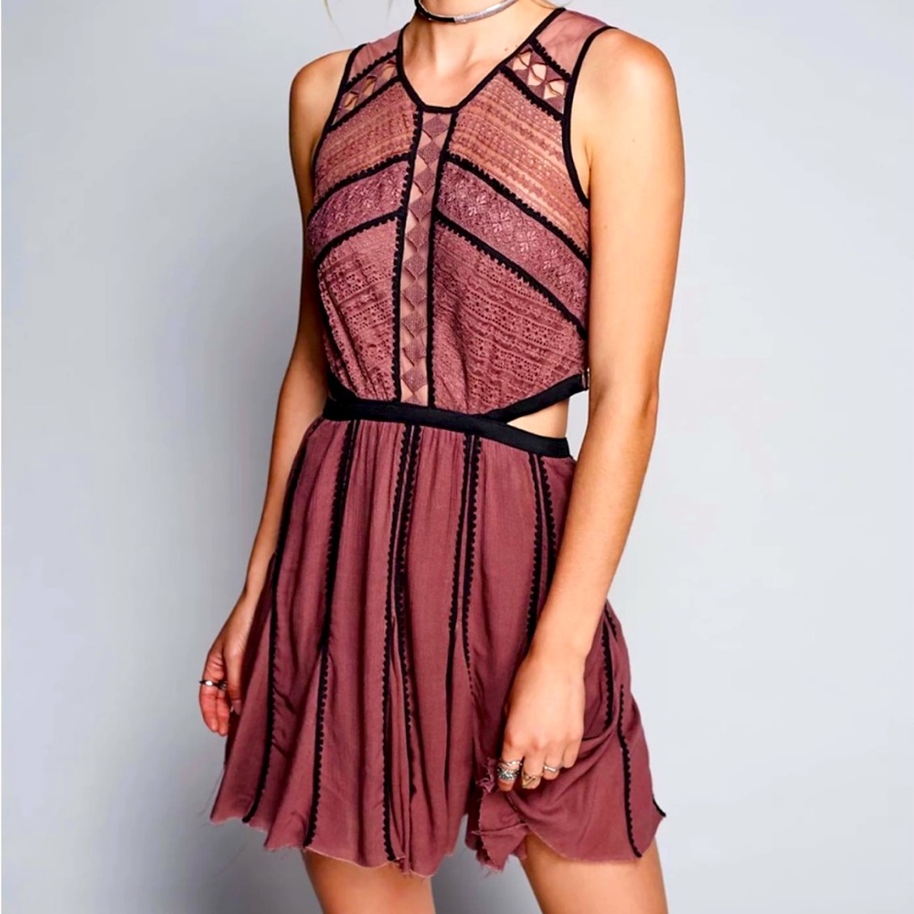 I am looking for this dress in size medium Please Help 🙏🏻
